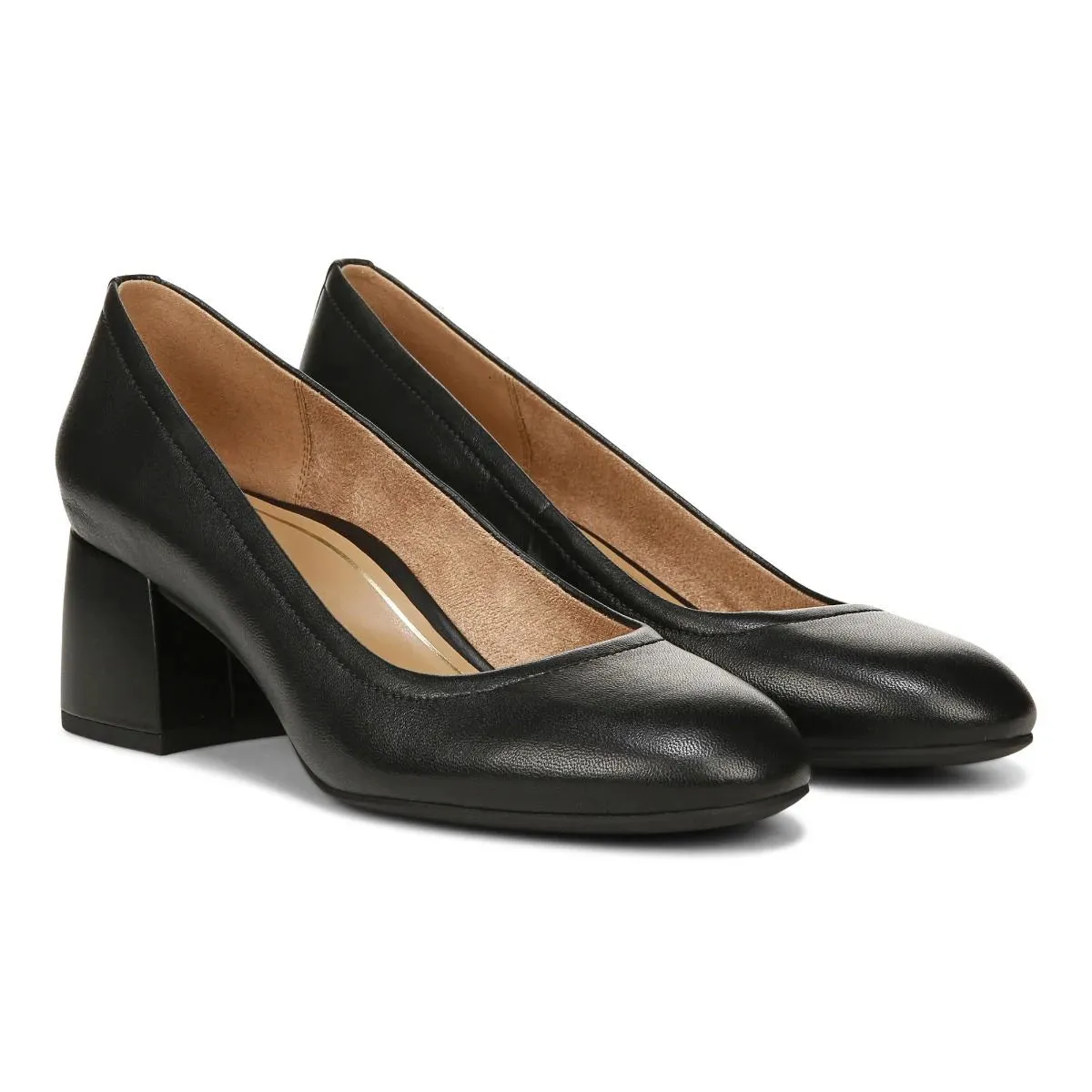 Carmel Pump Heel in Nappa Black CLOSEOUTS